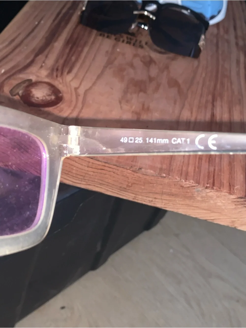 Source Unknown Translucent Frame Sunglasses with Purple Lenses